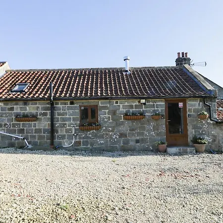 Holiday home Dovecote